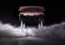 Yeni Tesla Roadster'ın arkasındaki SpaceX soğuk gaz iticileri çalışırken