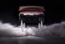 Tesla Roadster tanıtıldı: Uçan araba havada takla atıyor! Yeni Tesla Roadster'ın arkasındaki SpaceX soğuk gaz iticileri çalışırken